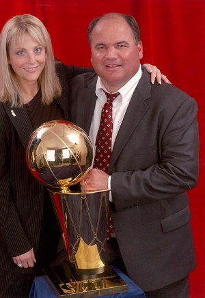 Photo of Marilyn and Dan Hauser, who are funding five graduate assistant positions in Pointers Athletics for two years each.
