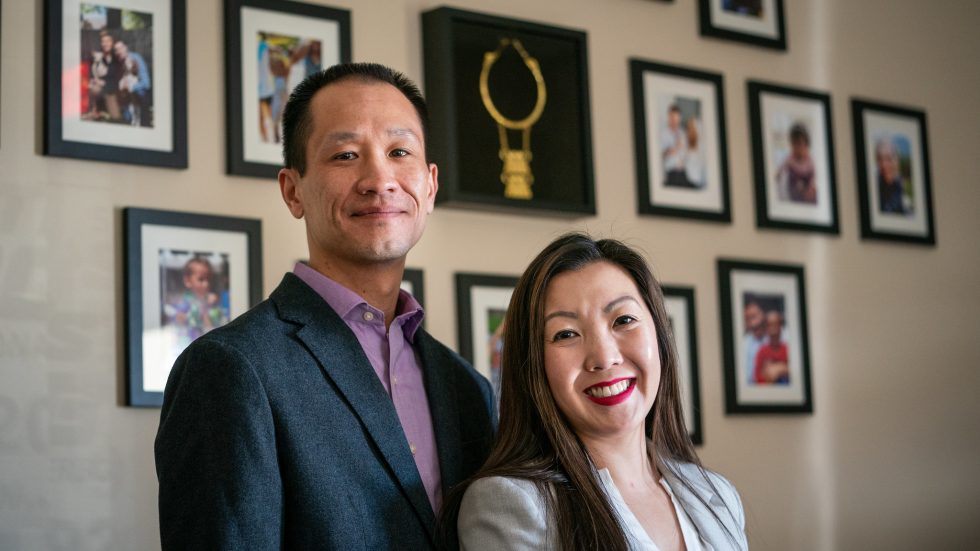 Photo of UW Oshkosh alumni Kou and Sheng Lee Yang