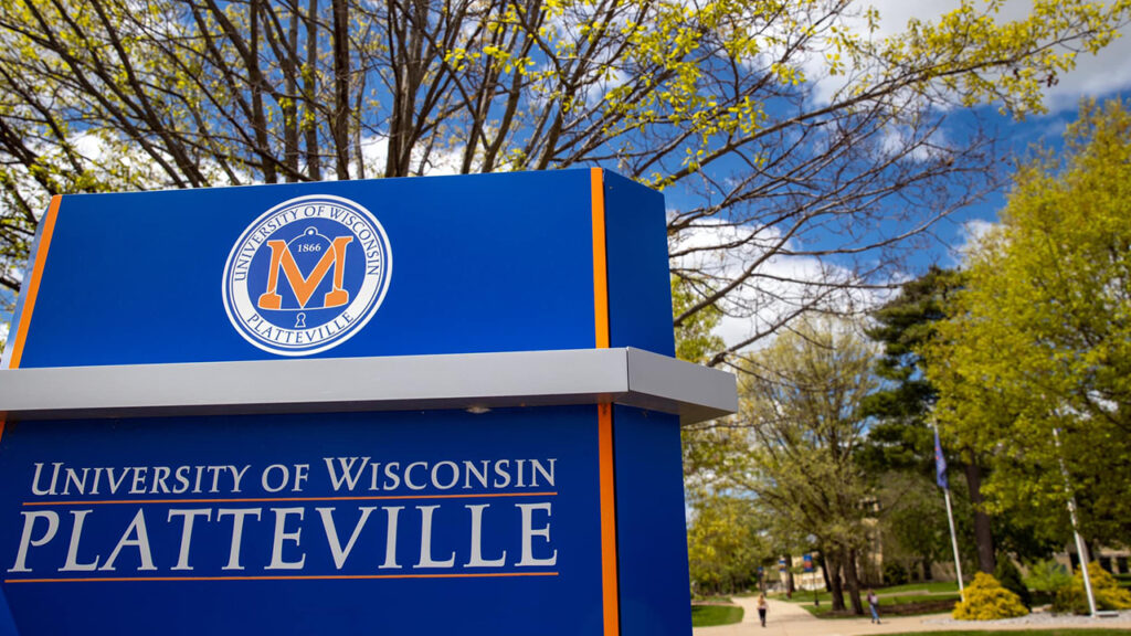 Photo of UW-Platteville sign