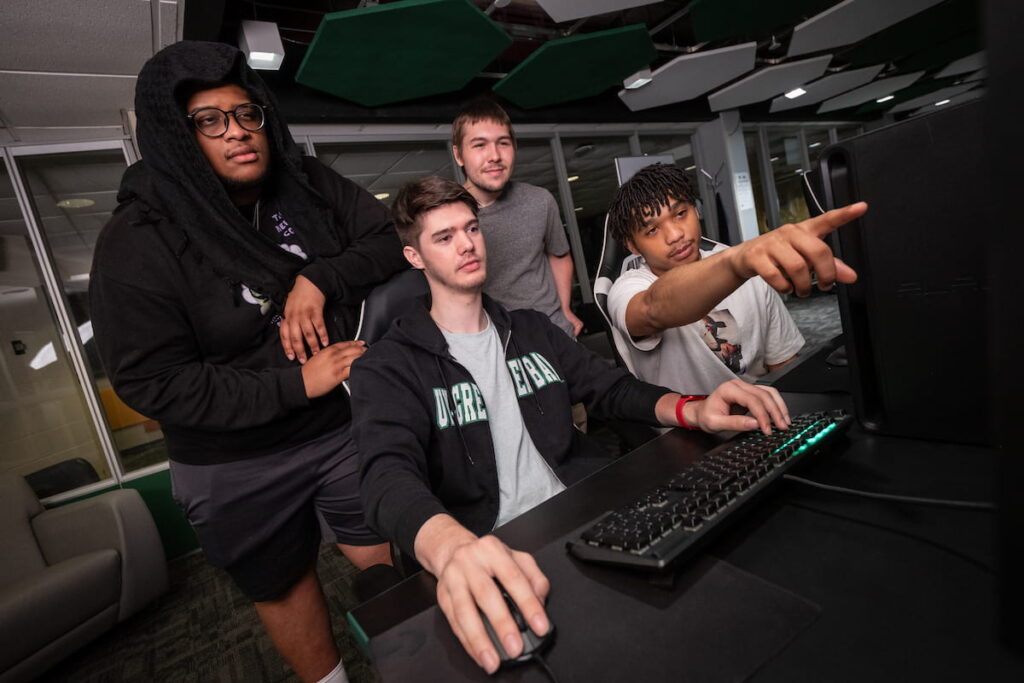 Photo of UW-Green Bay engineering students