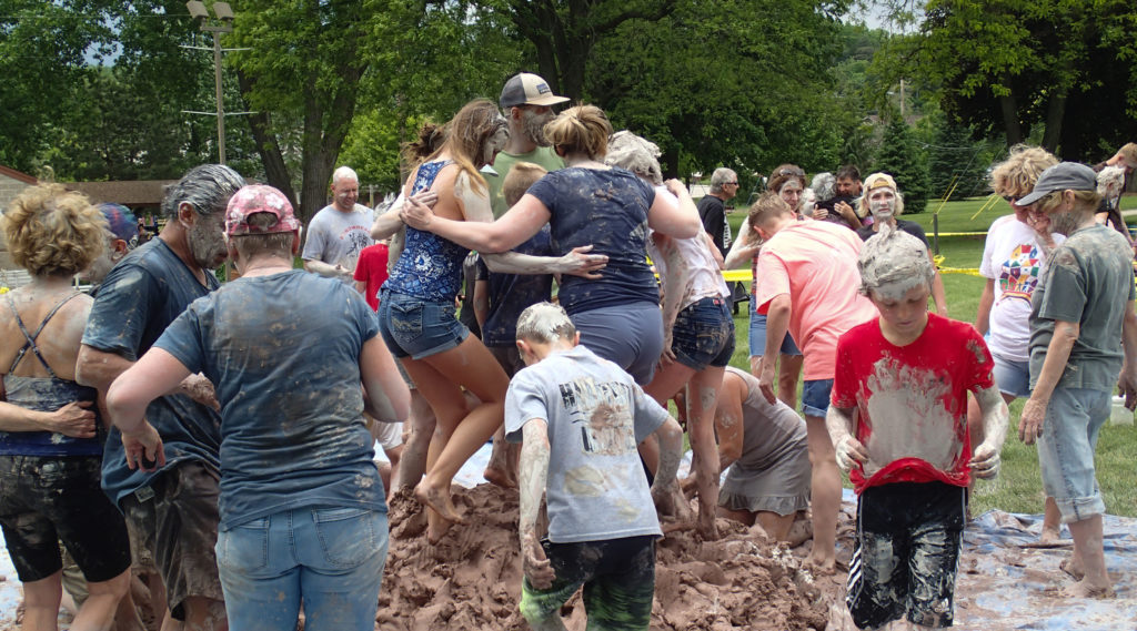 UW-La Crosse alumnus, artist builds community from clay