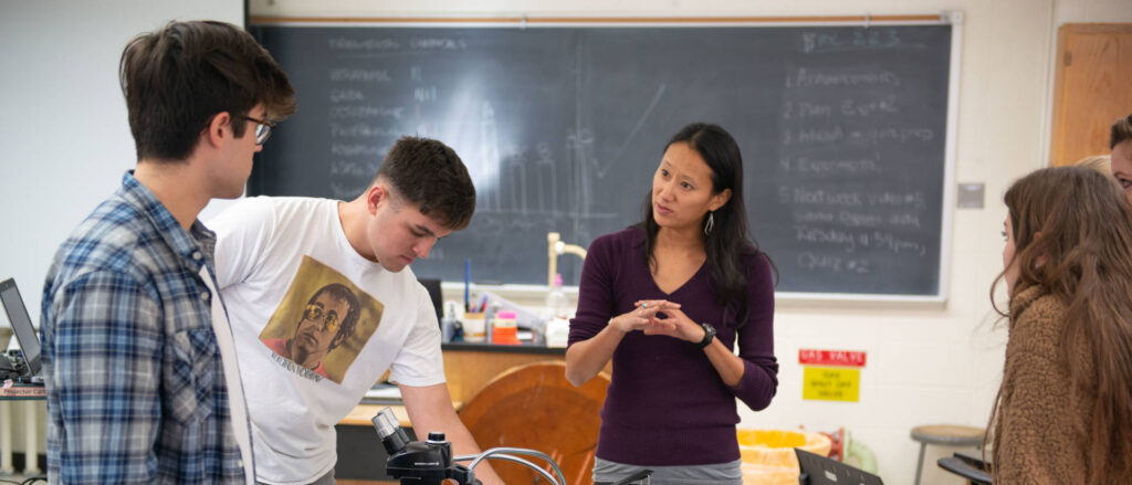 Photo of UW-Eau Claire biology class - Students work on a lab in Nora Mitchell's biology class.