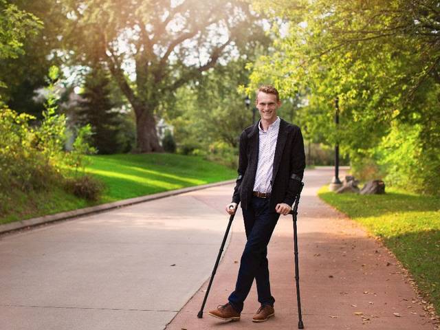 Photo of Zach Caterer, a biochemistry/molecular biology and mathematics major enrolled in UW-Eau Claire’s pre-professional medicine program.