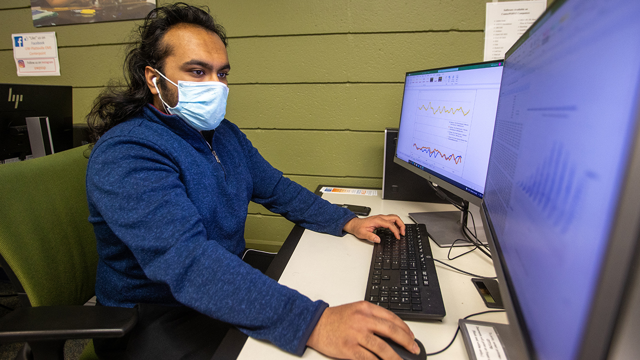 Photo of Nikhil Agarwal, a UW-Platteville senior mechanical engineering major from Madison