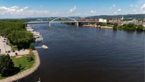 Photo of Mississippi River: UW-La Crosse has great resources to teach water-related courses with the Mississippi River and other waters not far from campus. Faculty regularly teach lab courses with field components that take advantage of the natural surroundings.