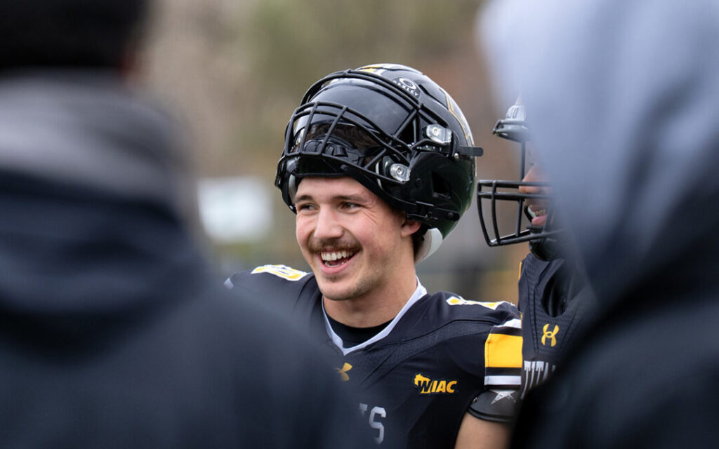 Photo of UW-Oshkosh football player Nick Malueg