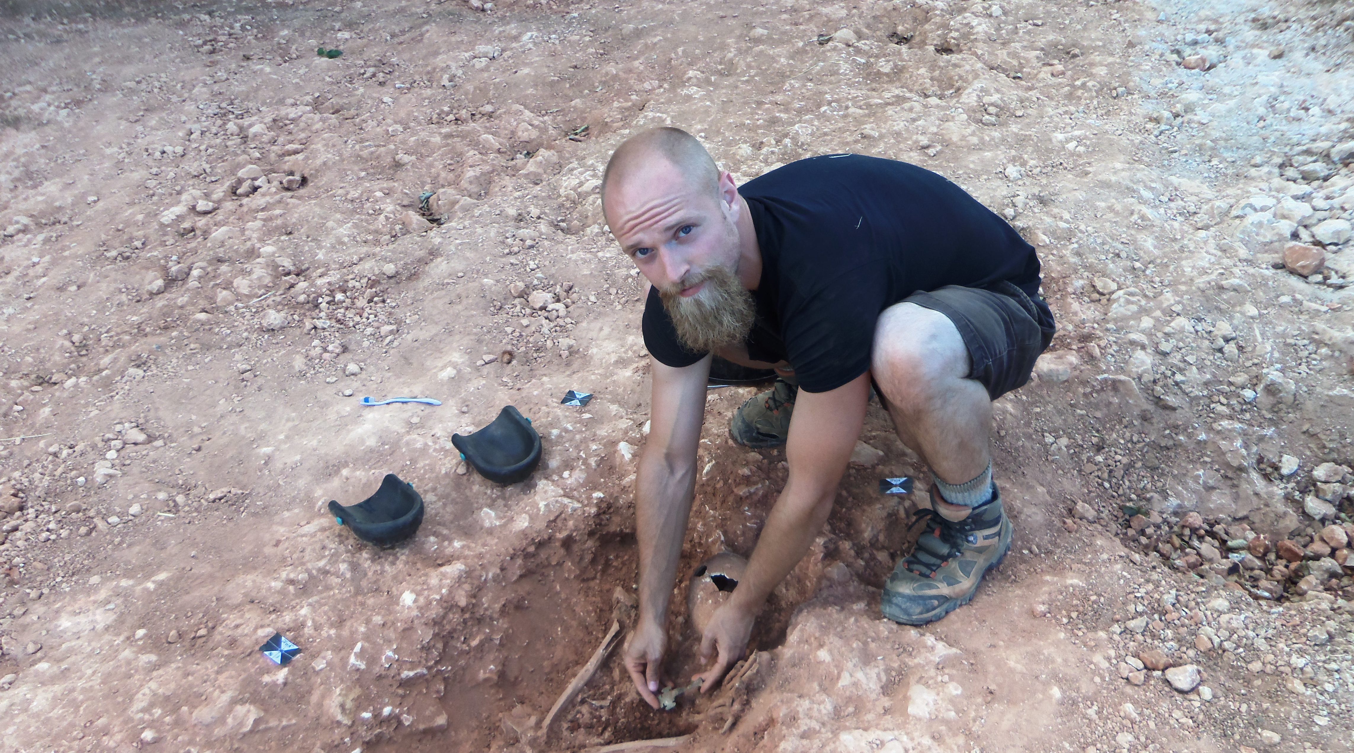 UW-Whitewater Warhawk discovers 1,000-year-old remains on archeological dig