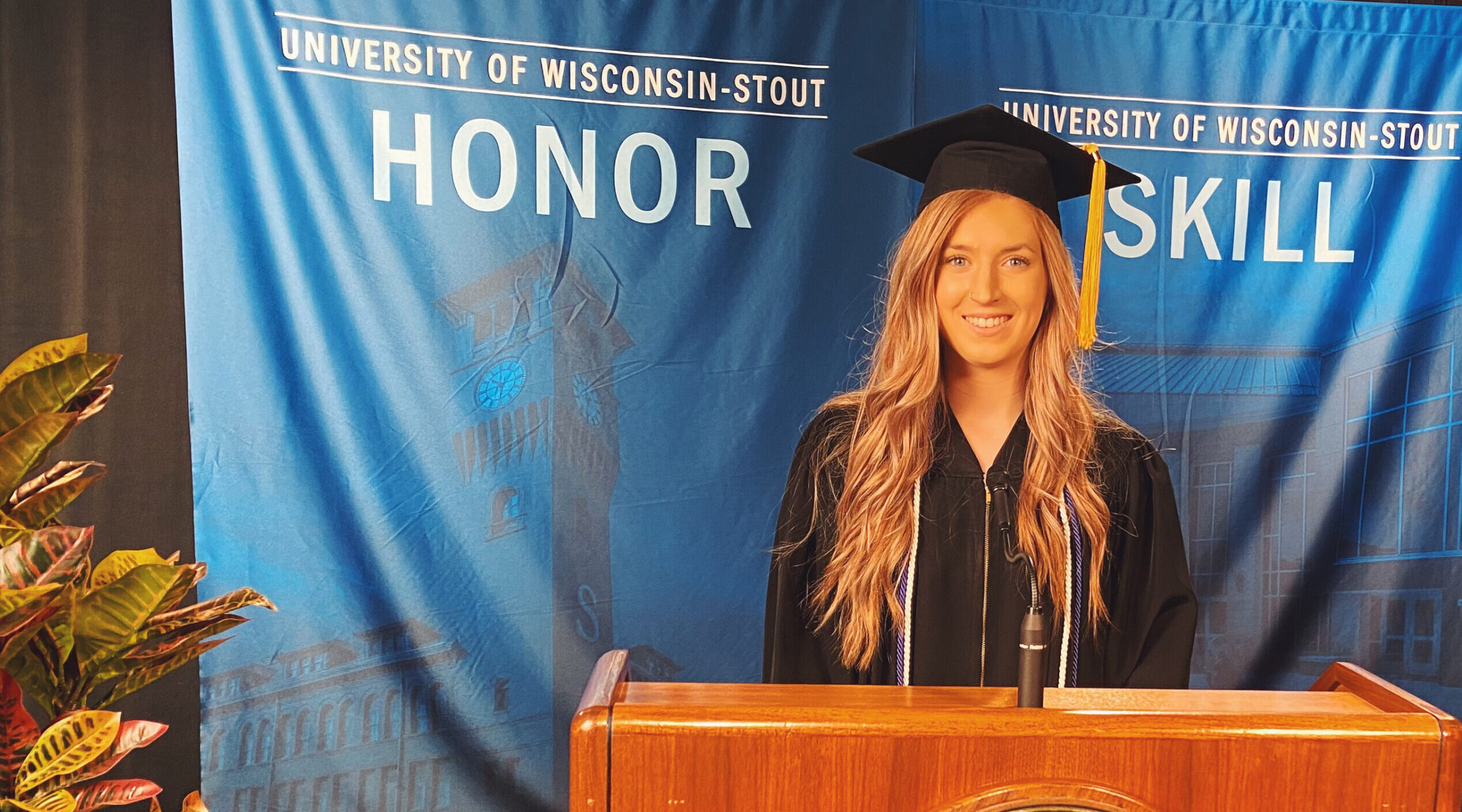 UW-Stout graduate urges accepting challenges and making future brighter