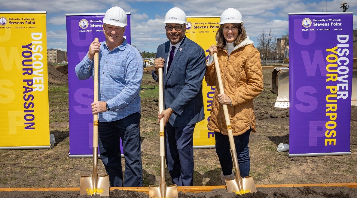 UW-Stevens Point alumni gift supports turf field redevelopment