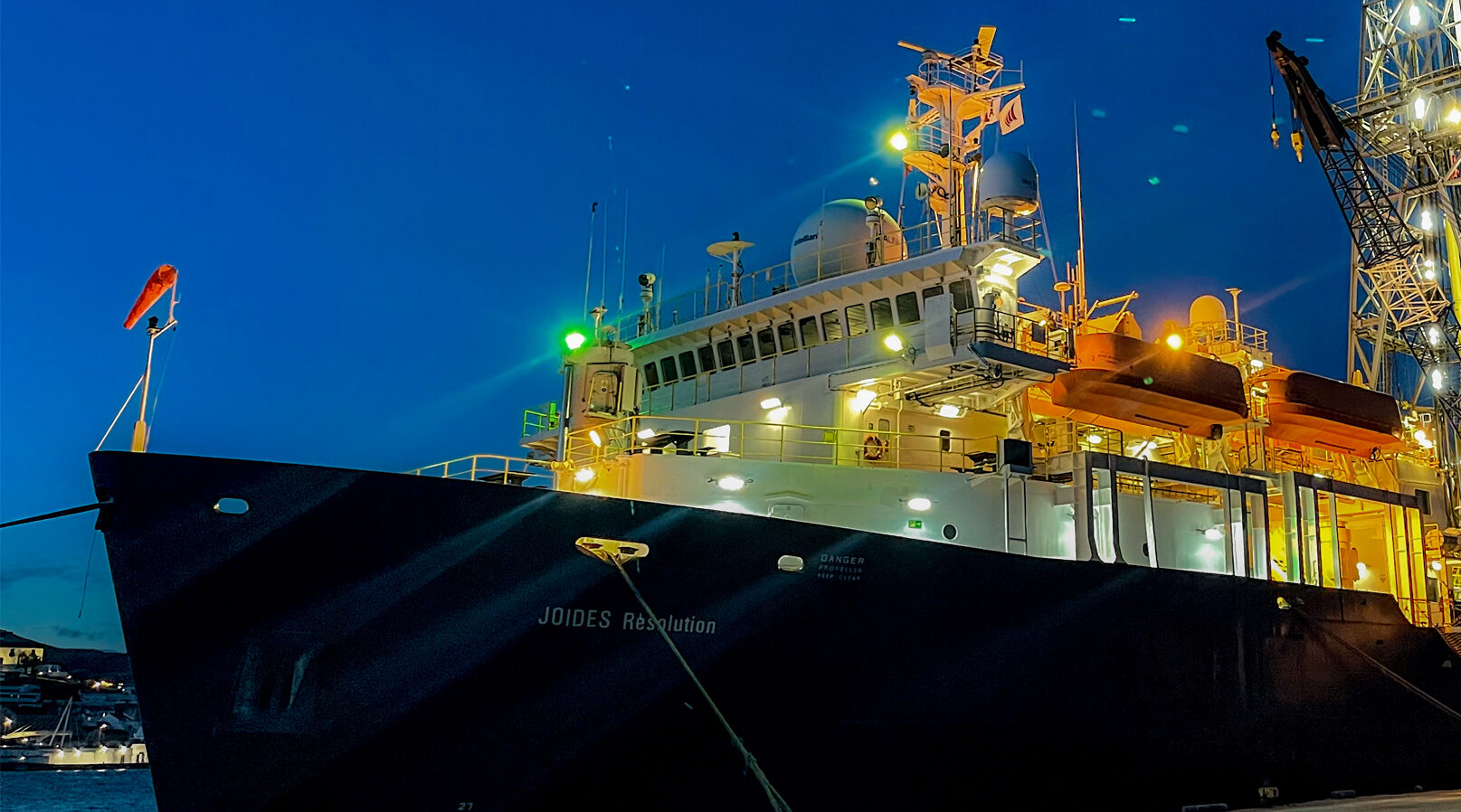 Exploring unknown worlds: UW-Whitewater student blends communication and science in deep sea venture