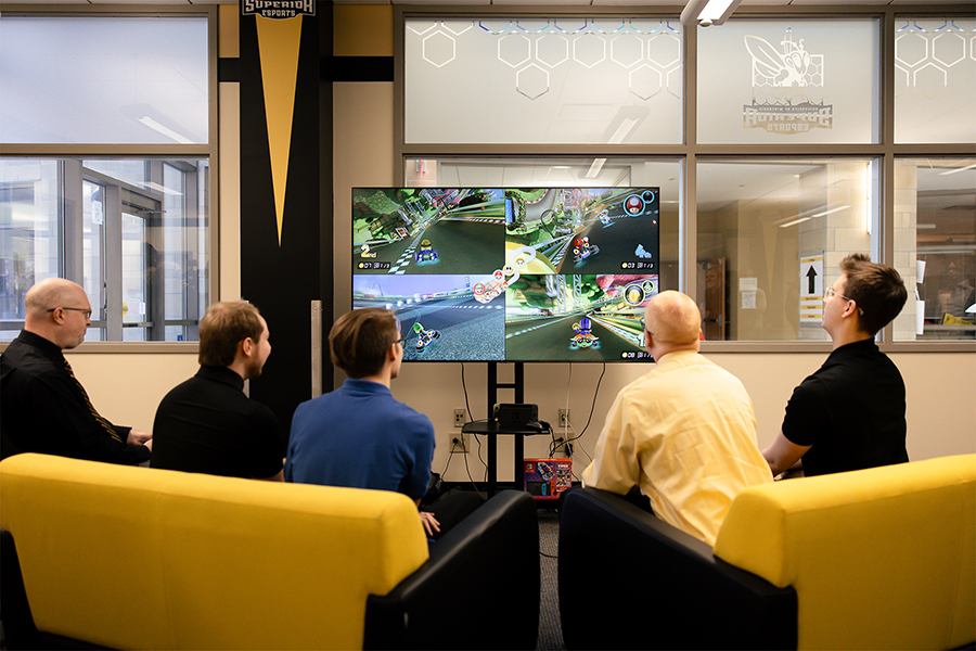 UW-Superior showcases new esports team