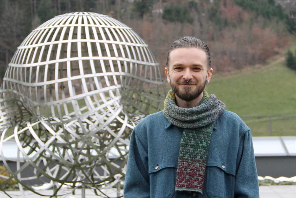 From piano to proofs: UWL alum and mathematician breaks ground on 40-year-old knot theory mystery