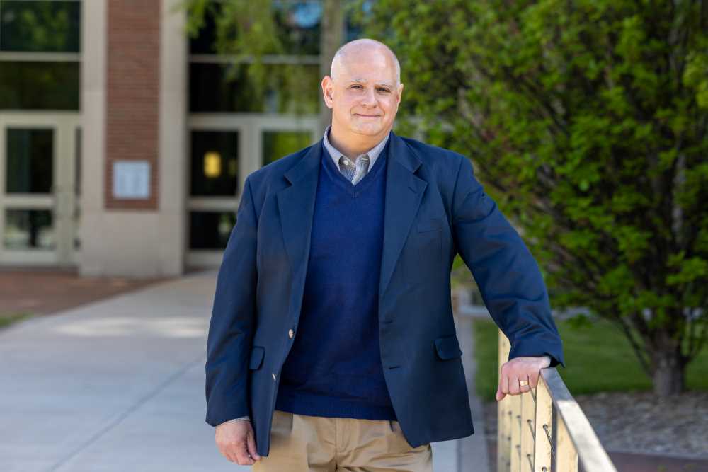 Photo: Samuel Scinta, political science instructor and CEO of the La Crosse Area Chamber of Commerce, was named the 2025-26 Higher Education Advocate of the Year by the UW-La Crosse Student Association.