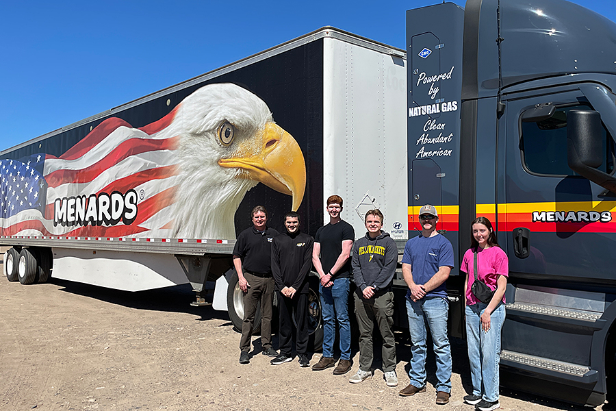 Photo of Transportation and Logistics Management Club touring Menards distribution center