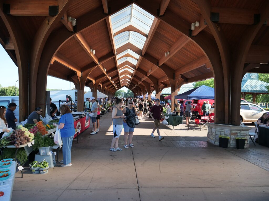 Photo of farmers market in Eau Claire, Wis.