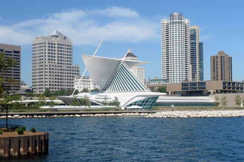 Southeastern view of the Calatrava in downtown Milwaukee