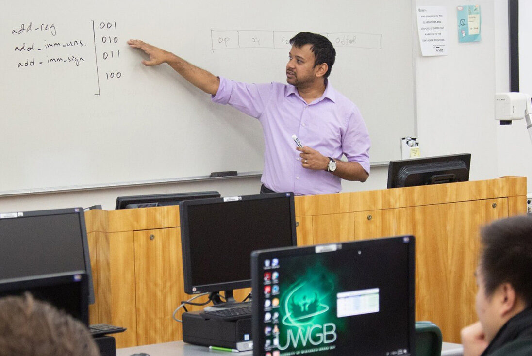 Tanim_Ahsan_in_class