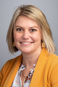 Photo of Ms. Kimberly Langolf, UW Oshkosh, recipient of Board of Regents Academic Staff Excellence Award for 2021