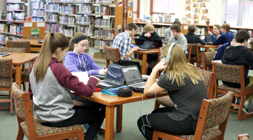 Photo of UW-River Falls' dual credit program with River Falls High School