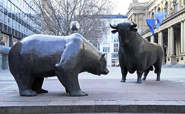 bull and bear sculptures
