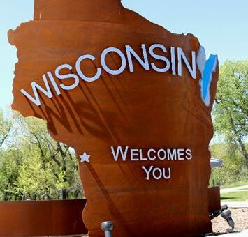 Wisconsin Welcomes You sign in La Crosse. Photo courtesy of Travel Wisconsin.